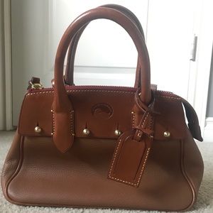 Dooney & Bourke hand bag